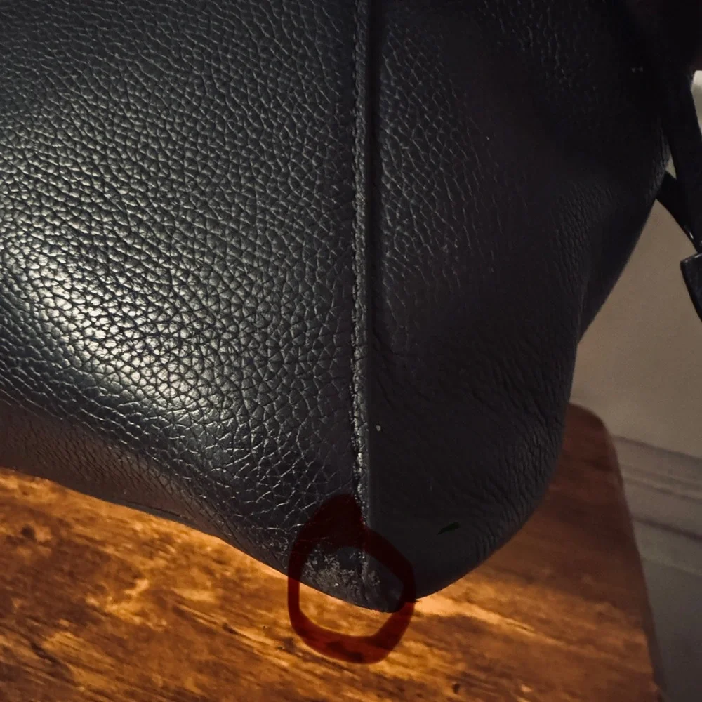 Voyager Large black Saffiano Leather Tote Bag - Picture 6 of 6